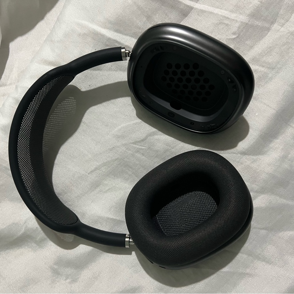 Apple airpods-space grey